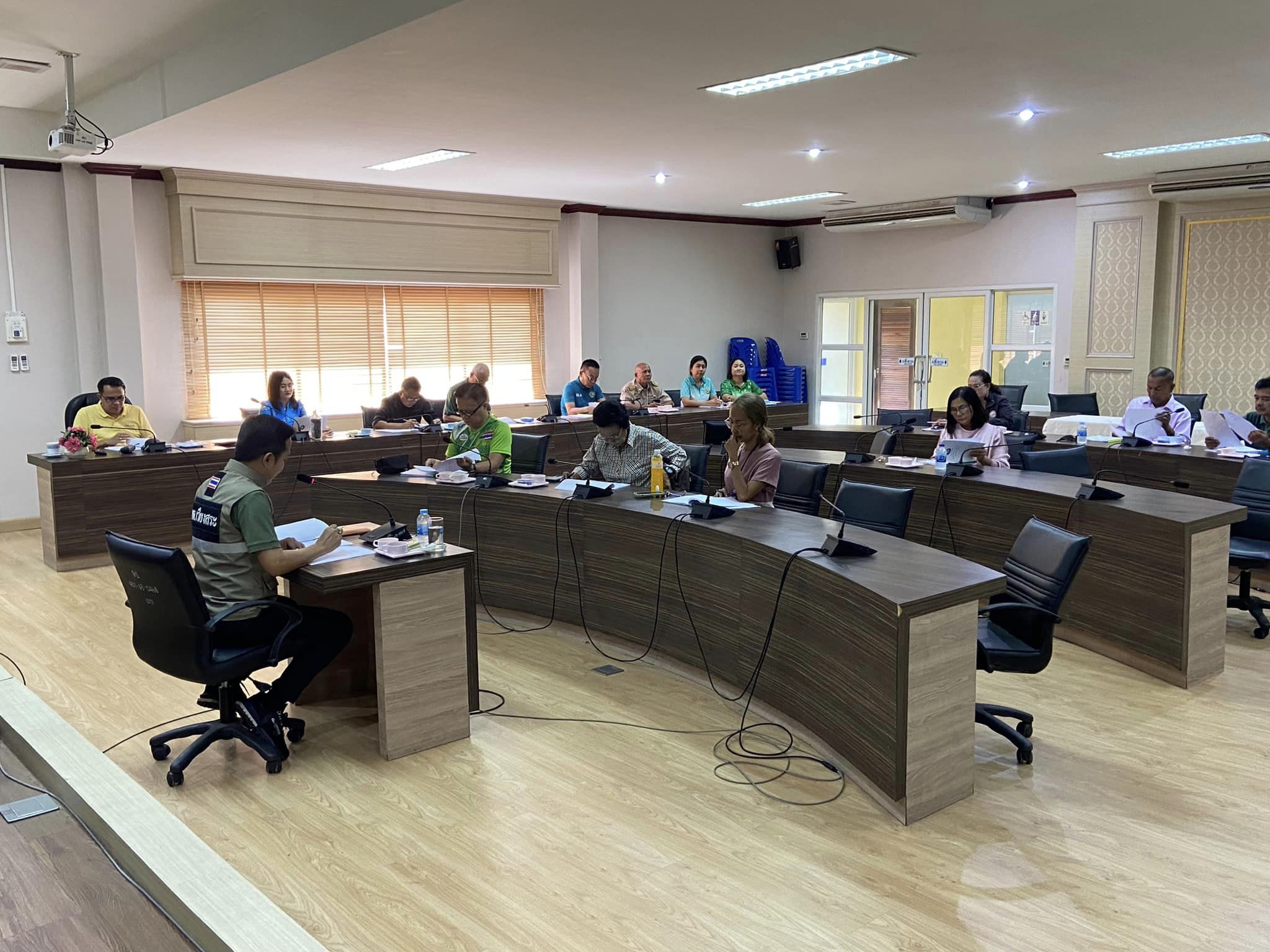 การประชุมคณะกรรมการพัฒนาเทศบาลตำบลเวียงสระ ณ ห้องประชุมสภาเทศบาล