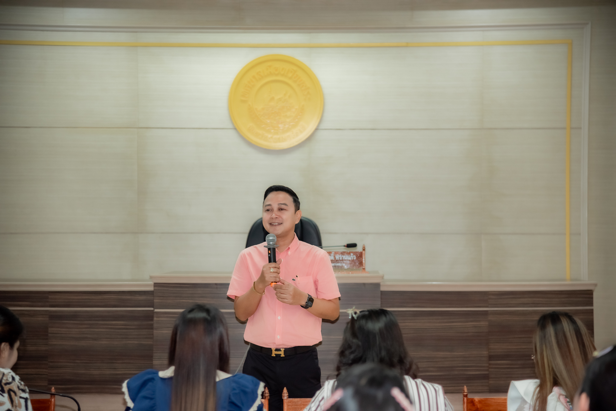 เทศบาลเมืองเวียงสระ ขอแสดงความยินดี กับนางอัญชลี พรหมจรรย์ นักวิเคราะห์นโยบายและแผนชำนาญการ 
ได้สอบเลื่อนตำแหน่ง เป็นหัวหน้าฝ่ายอำนวยการ  วันนี้อย่างเป็นทางการ