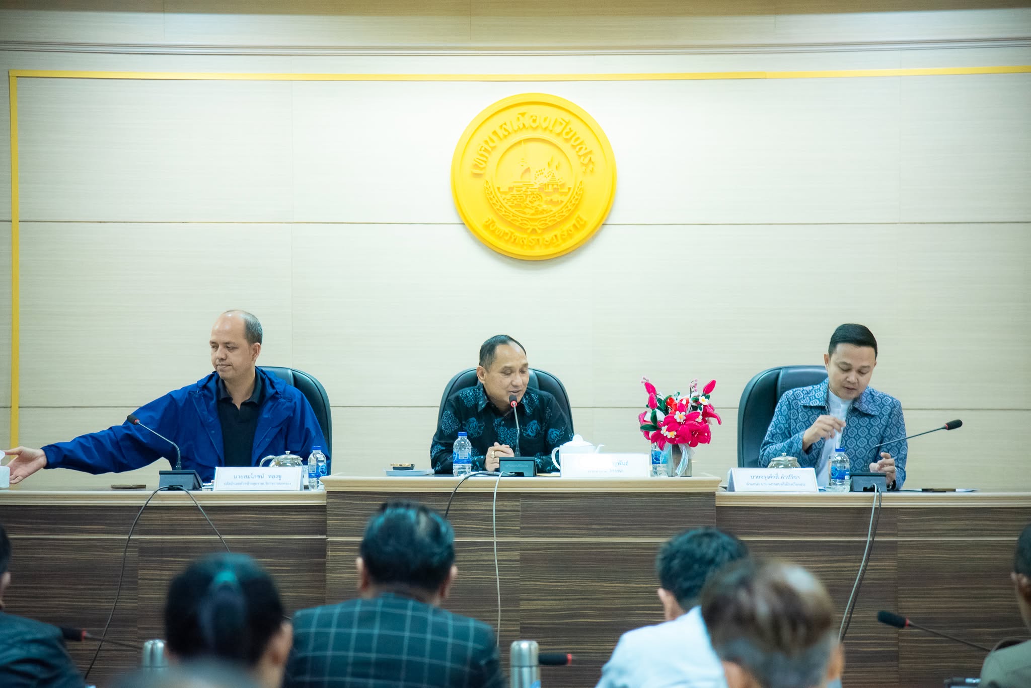 การประชุมหัวหน้าส่วนราชการ องค์กรปกครองส่วนท้องถิ่น .รัฐวิสาหกิจ กำนันผู้ใหญ่บ้านและภาคประชาชน 
ณ ห้องประชุมสภาเทศบาลเมืองเวียงสระ
วันที่7 กรกฏาคม 2569
**โดยมีนายสุริยา บุญพันธ์ นายอำเภอเวียงสระเป็นประธาน